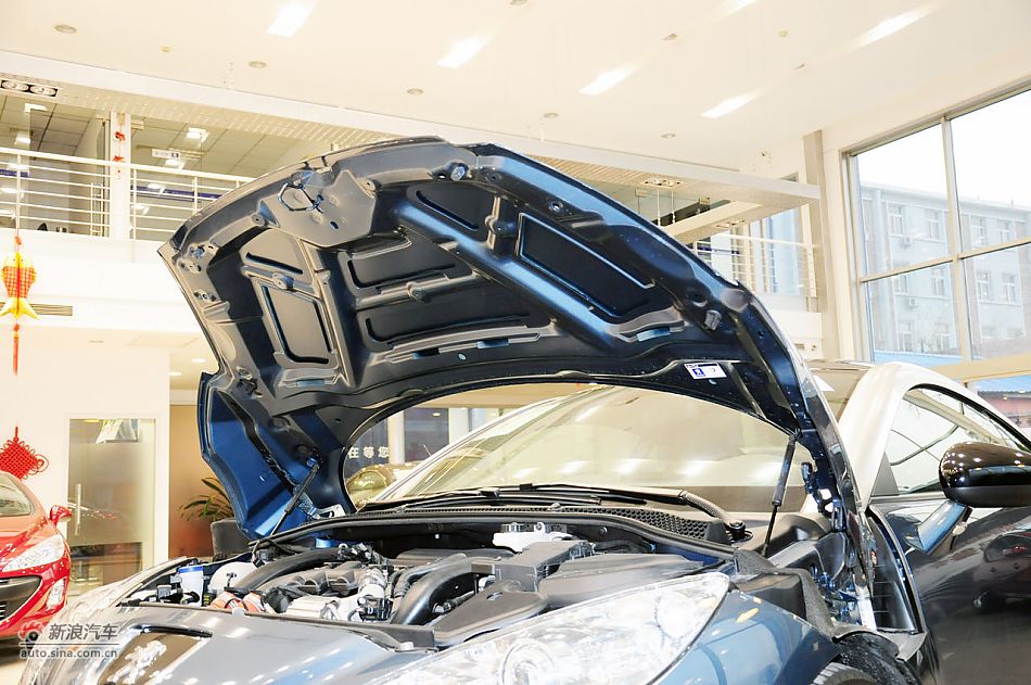 2011款标致RCZ实拍