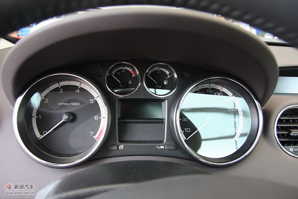 标致308SW时尚型内饰