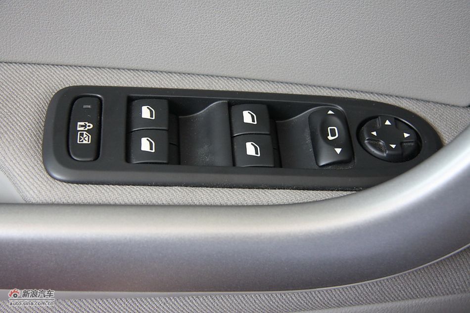 标致308SW时尚型内饰