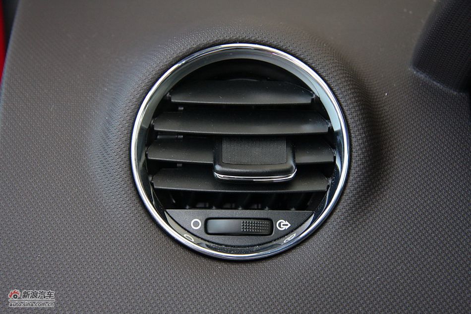 标致308SW时尚型内饰