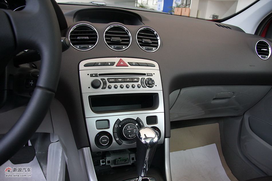 标致308SW时尚型内饰