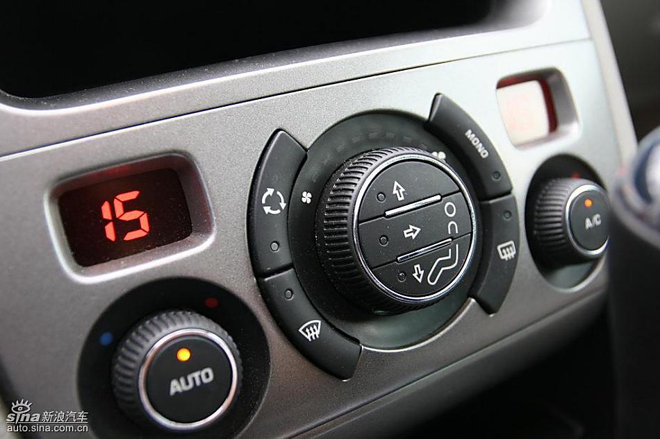标致308SW内饰细节