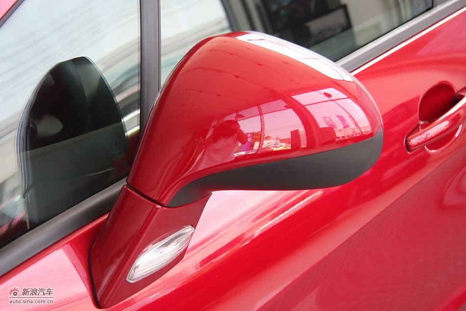 标致308SW时尚型外观细节