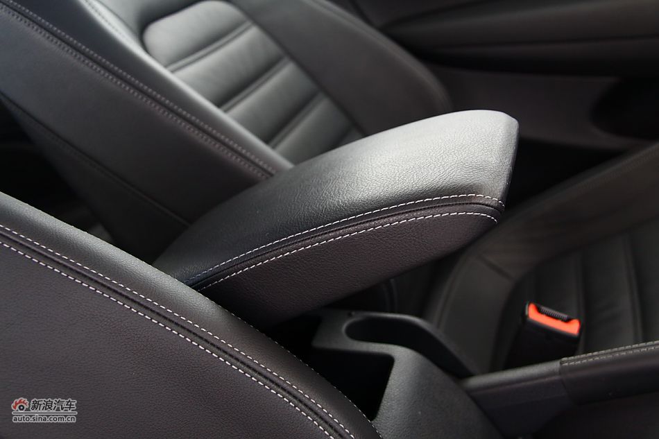 尚酷R座椅与空间