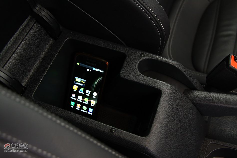 尚酷R座椅与空间