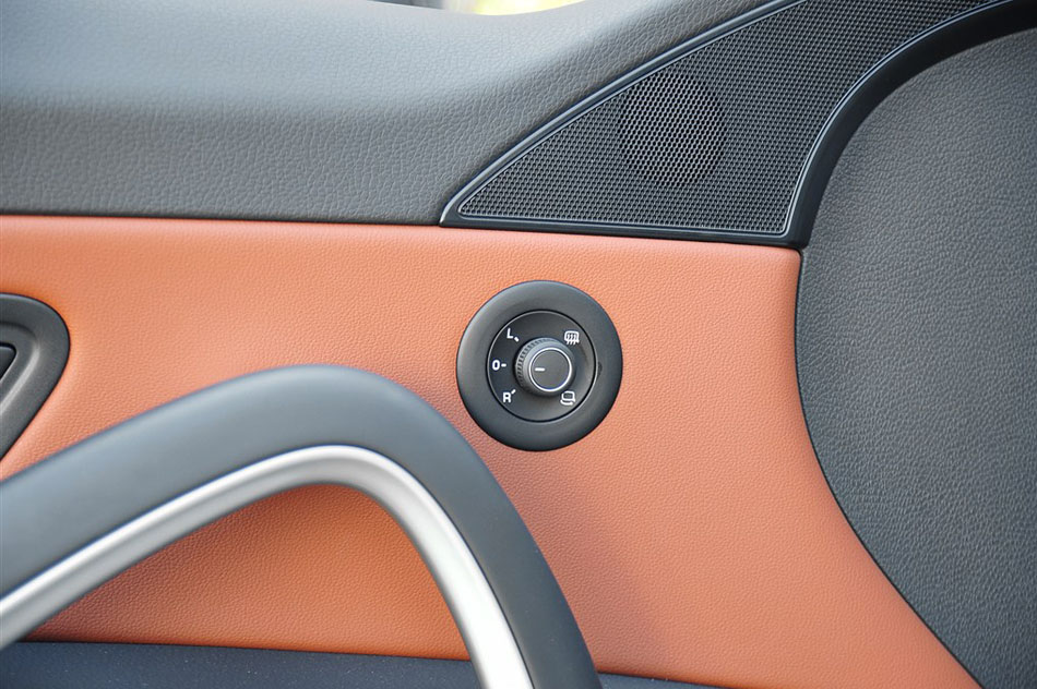 2015款 2.0TSI 豪华版 座椅空间