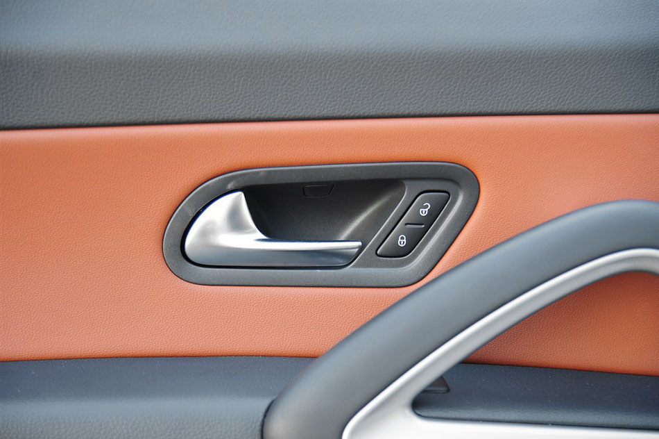 2015款 2.0TSI 豪华版 座椅空间