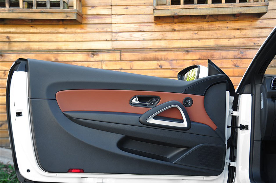 2015款 2.0TSI 豪华版 座椅空间