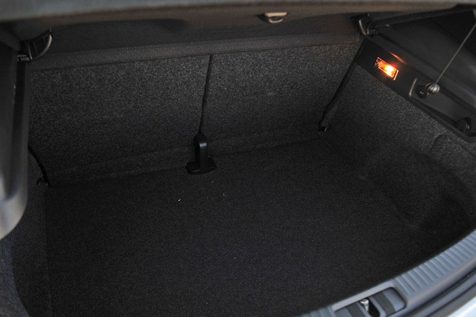 2015款 2.0TSI 豪华版 座椅空间