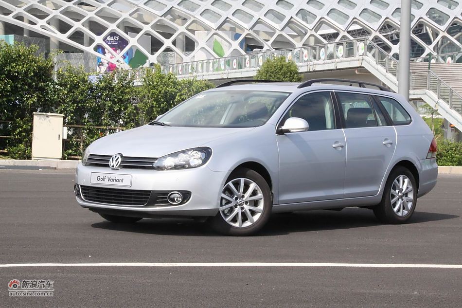 2011款高尔夫旅行轿车外形