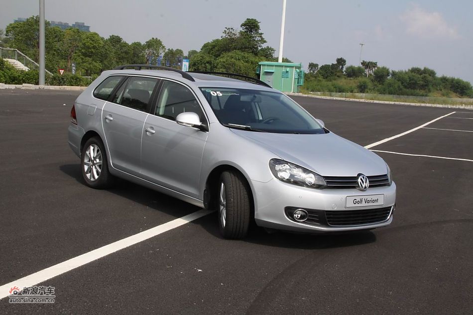 2011款高尔夫旅行轿车外形