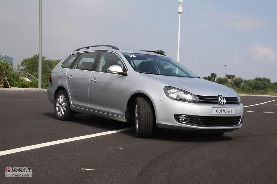 2011款高尔夫旅行轿车外形