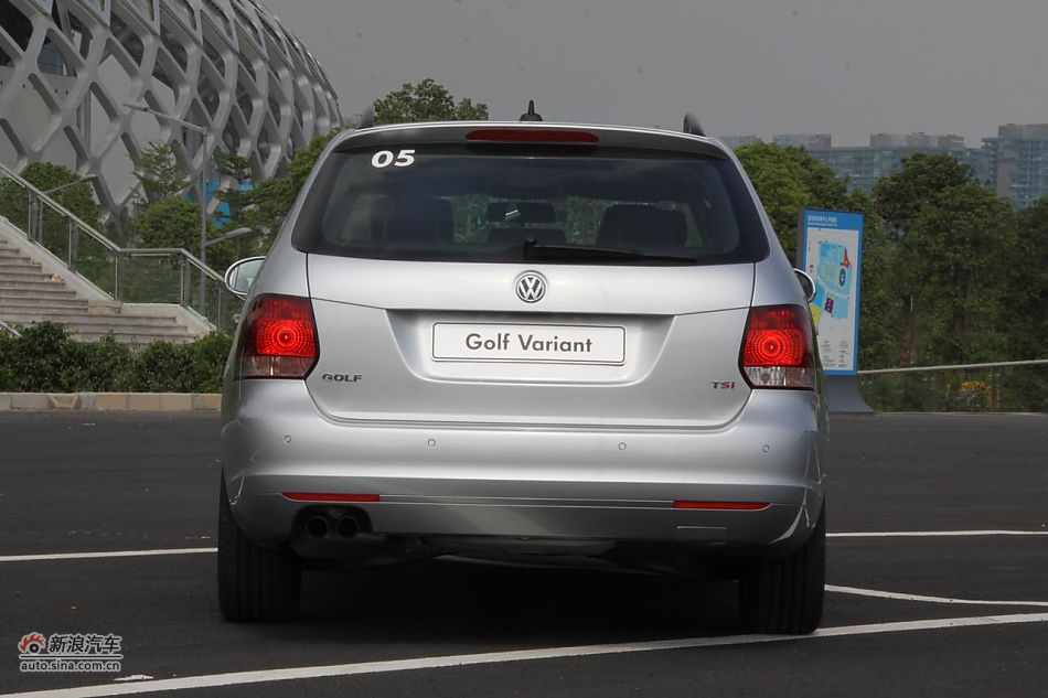 2011款高尔夫旅行轿车外形