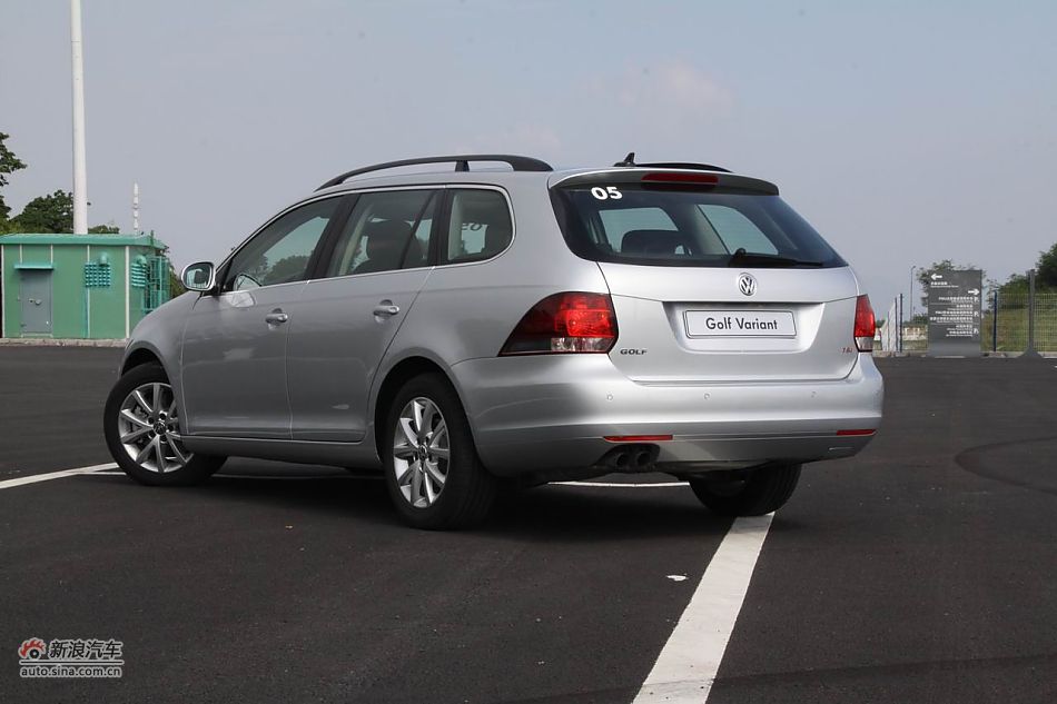 2011款高尔夫旅行轿车外形