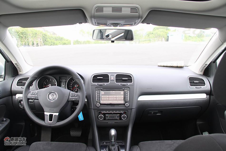 2011款高尔夫旅行轿车内饰