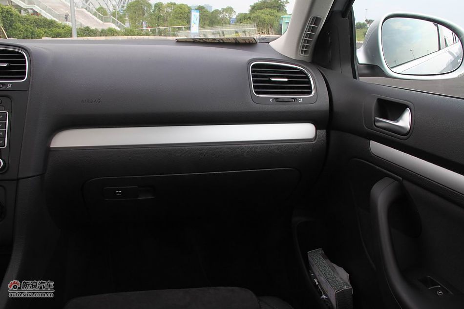 2011款高尔夫旅行轿车内饰