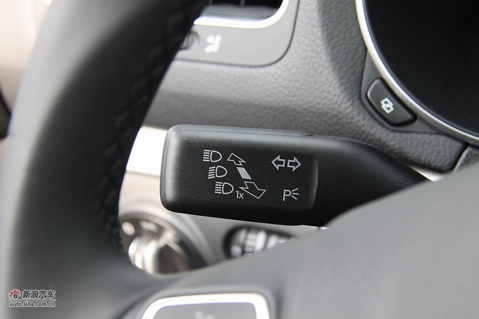 2011款高尔夫旅行轿车内饰