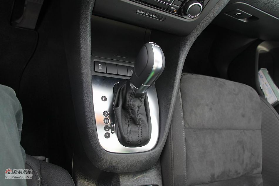 2011款高尔夫旅行轿车内饰