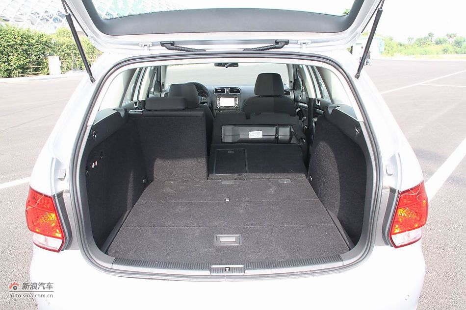 2011款高尔夫旅行轿车座椅和空间