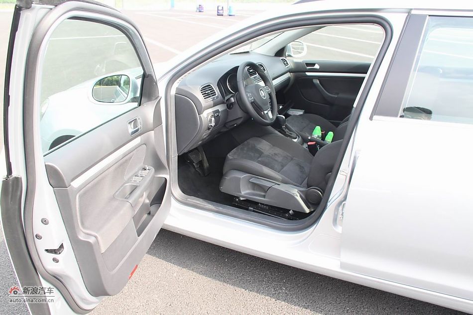 2011款高尔夫旅行轿车座椅和空间
