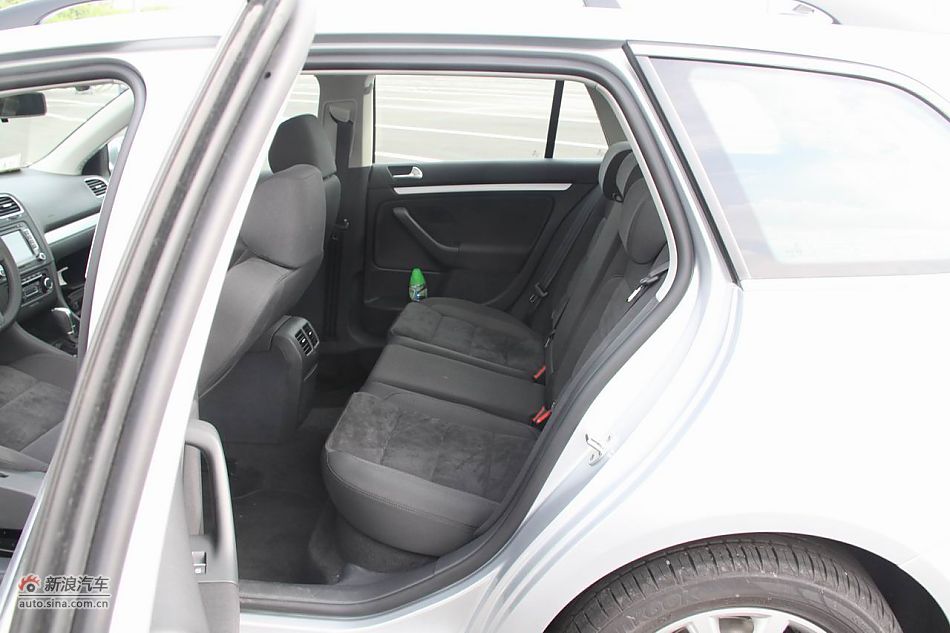 2011款高尔夫旅行轿车座椅和空间