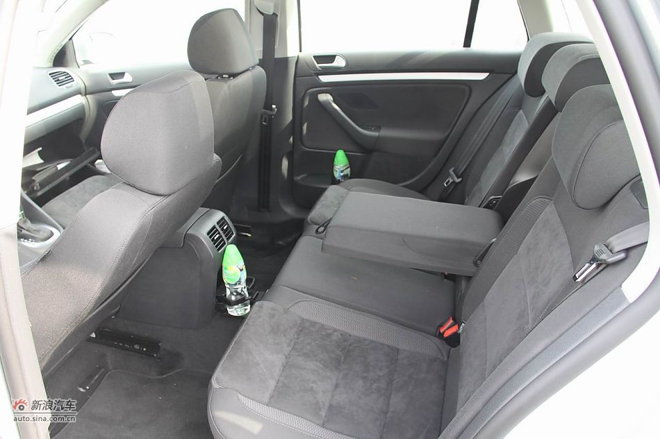 2011款高尔夫旅行轿车座椅和空间