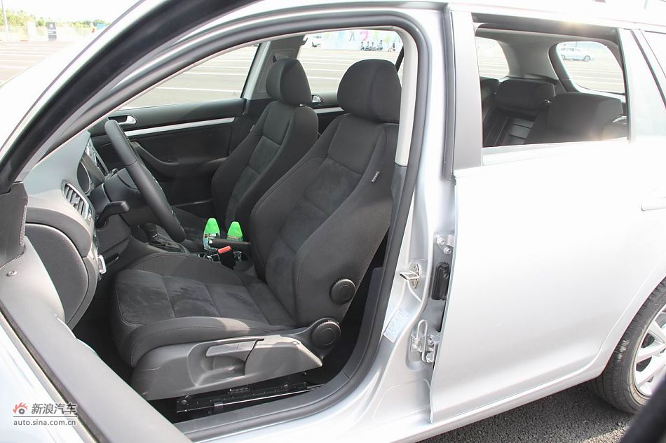 2011款高尔夫旅行轿车座椅和空间