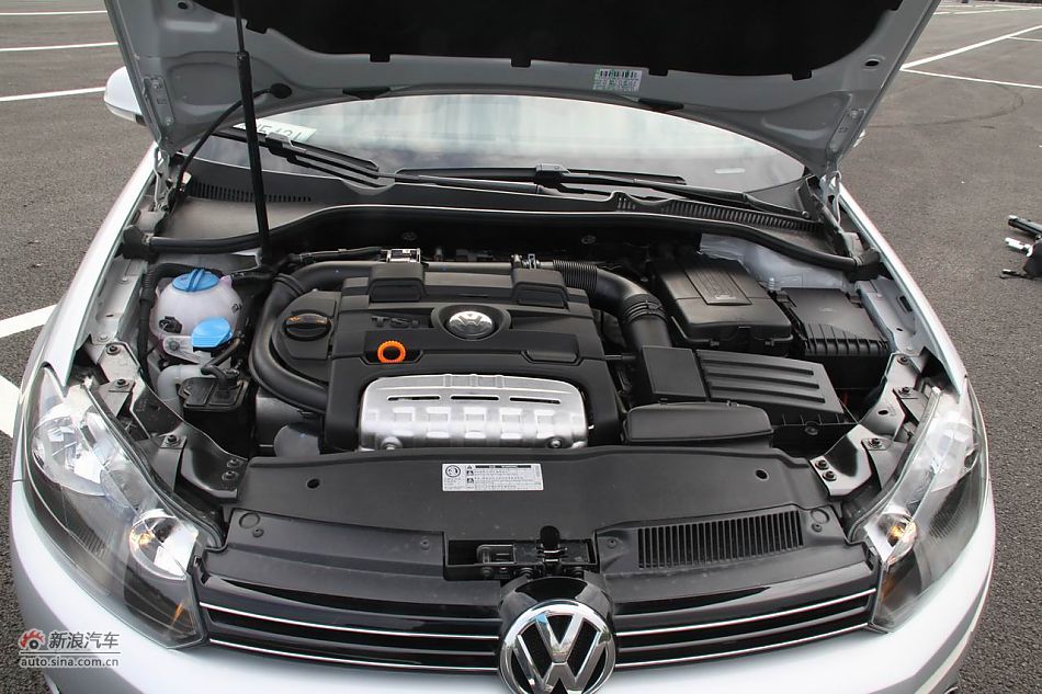 2011款高尔夫旅行轿车引擎与底盘