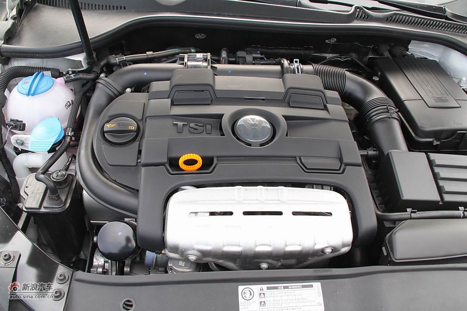 2011款高尔夫旅行轿车引擎与底盘
