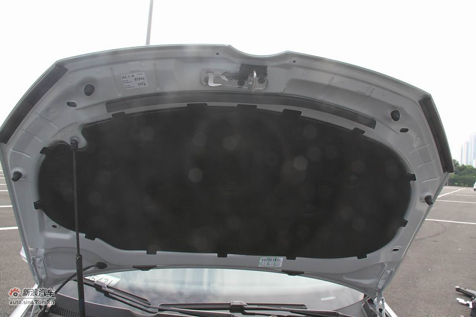 2011款高尔夫旅行轿车引擎与底盘