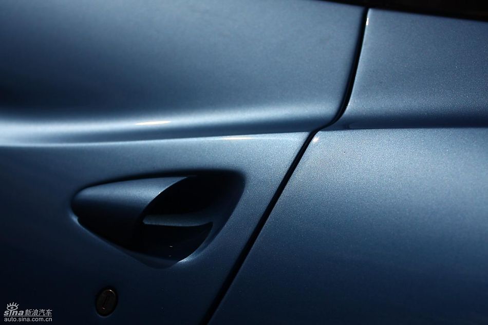 法拉利California试车实拍图发动机与细节