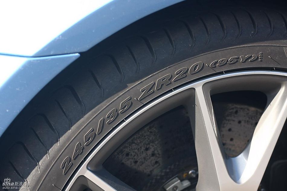 法拉利California试车实拍图发动机与细节