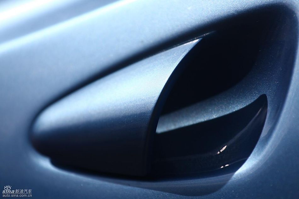 法拉利California试车实拍图发动机与细节