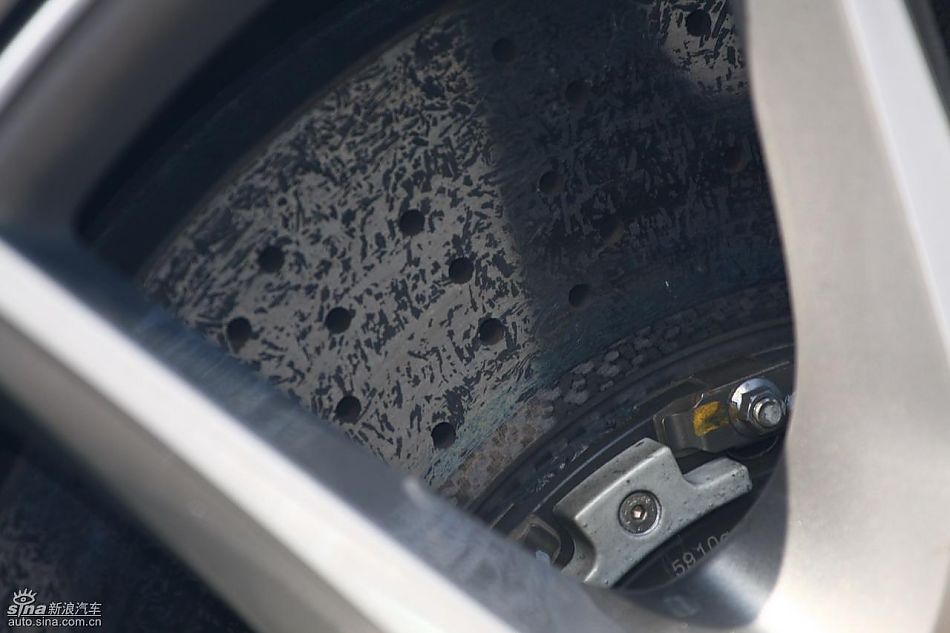 法拉利California试车实拍图发动机与细节