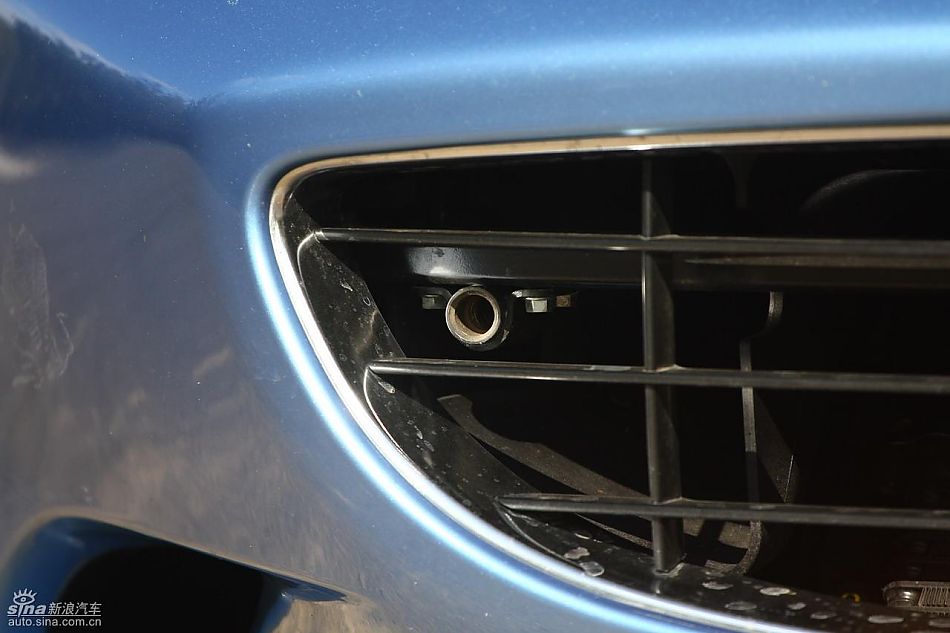 法拉利California试车实拍图发动机与细节