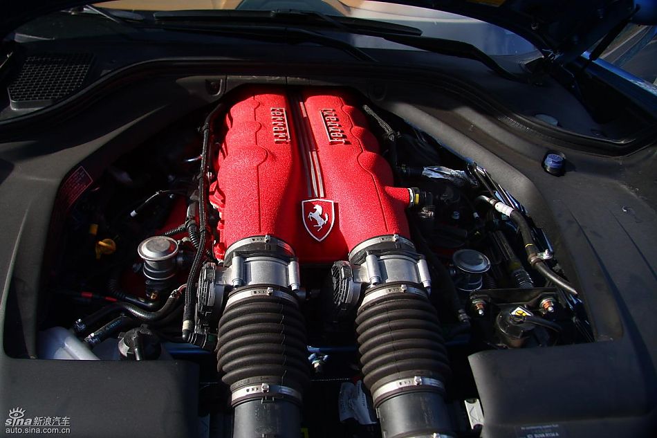 法拉利California试车实拍图发动机与细节