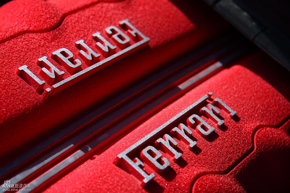 法拉利California试车实拍图发动机与细节