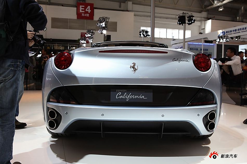 法拉利California