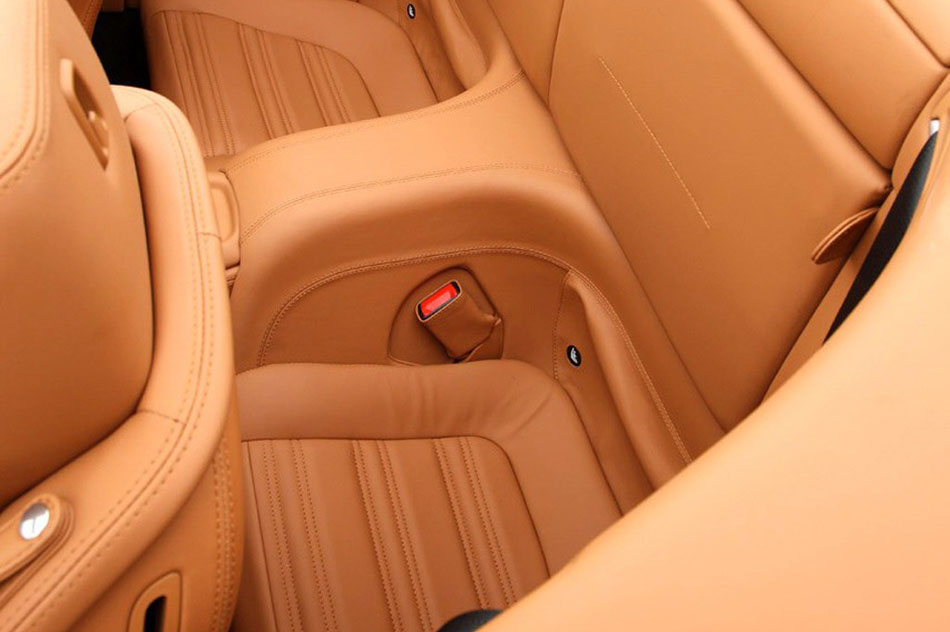 2012款 4.3 基本型 空间