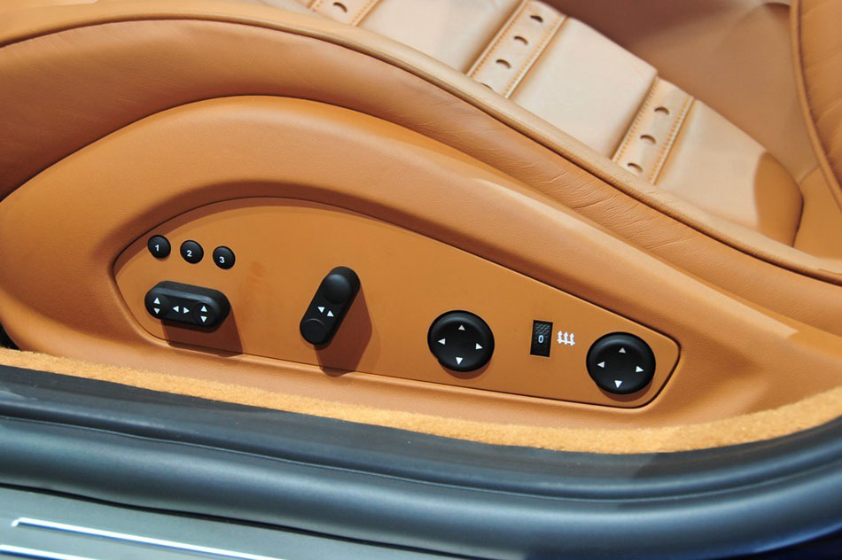 2012款 4.3 基本型 空间