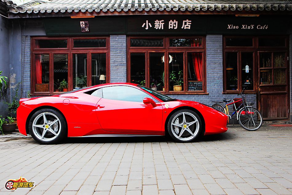 法拉利458 Italia外观图片