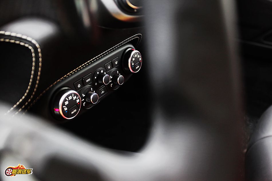 法拉利458 Italia内饰图片