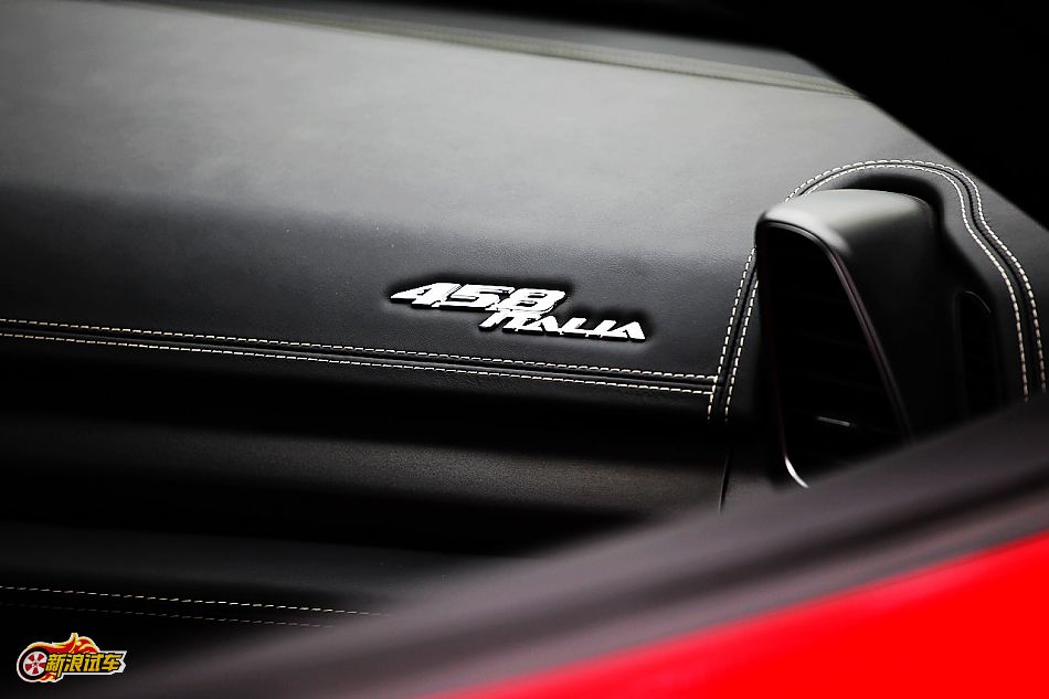 法拉利458 Italia内饰图片