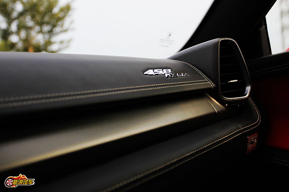 法拉利458 Italia内饰图片