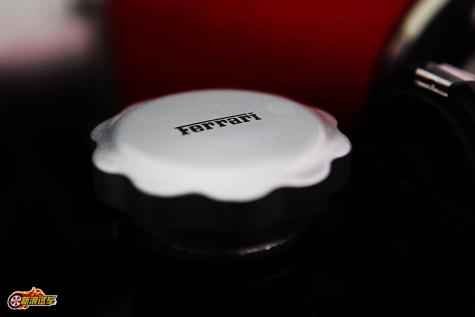 法拉利458 Italia引擎图片