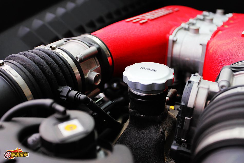 法拉利458 Italia引擎图片