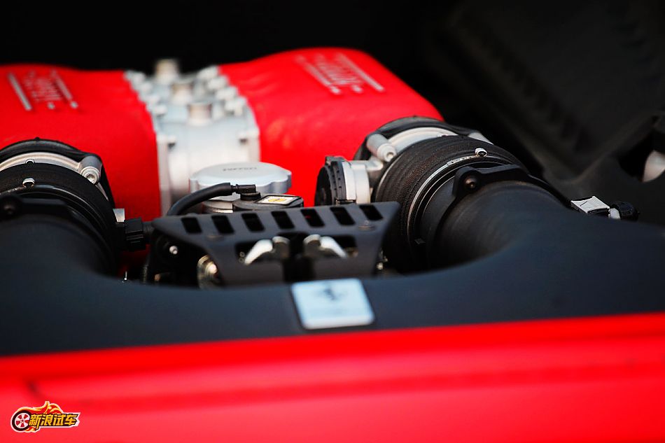 法拉利458 Italia引擎图片