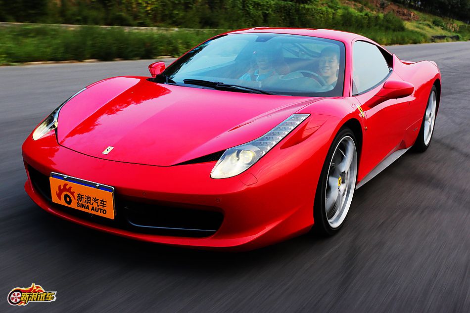 法拉利458 Italia动态图片
