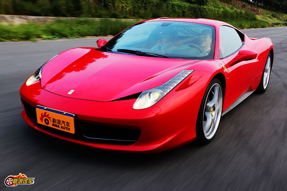 法拉利458 Italia动态图片