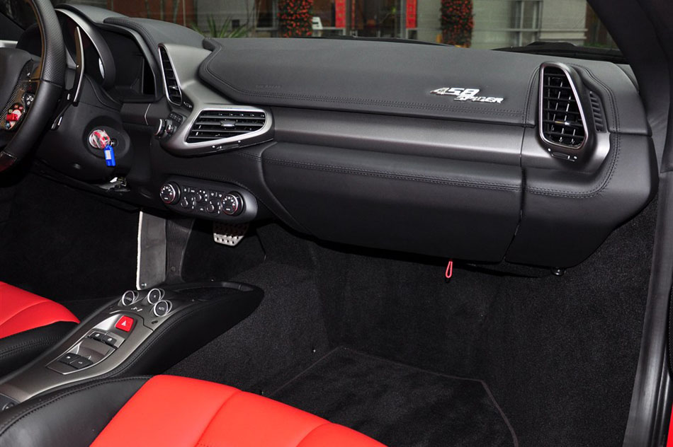 2013款 4.5 Spider 内饰